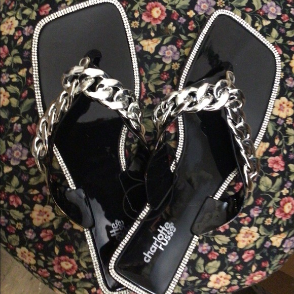 Perfect for hot sand👍🏼 Bling Trim Jelly Slip - Black 8. Dusty Rose 8 or 9 - Picture 3 of 4